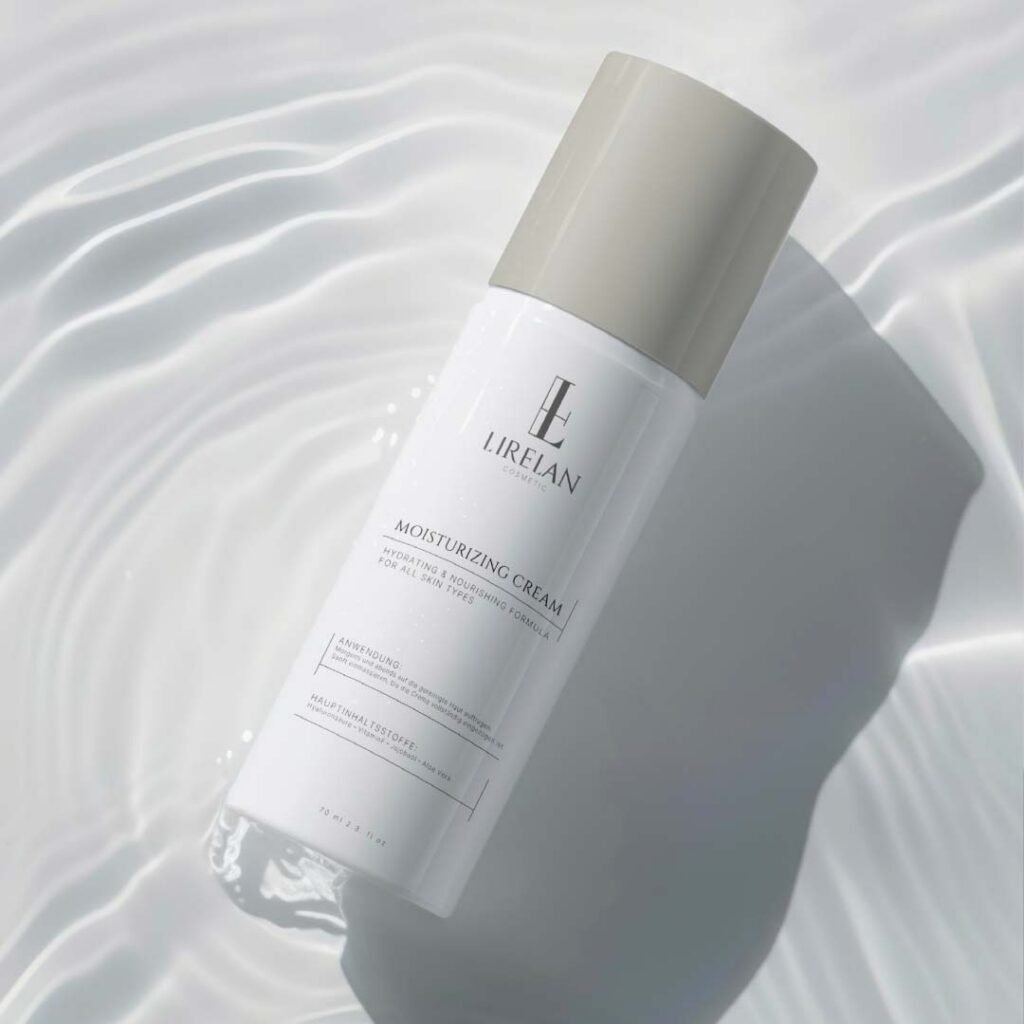 Minimalistisches Kosmetikprodukt von LIRELAN Cosmetics mit modernem Packaging-Design, umgesetzt von teyape.design